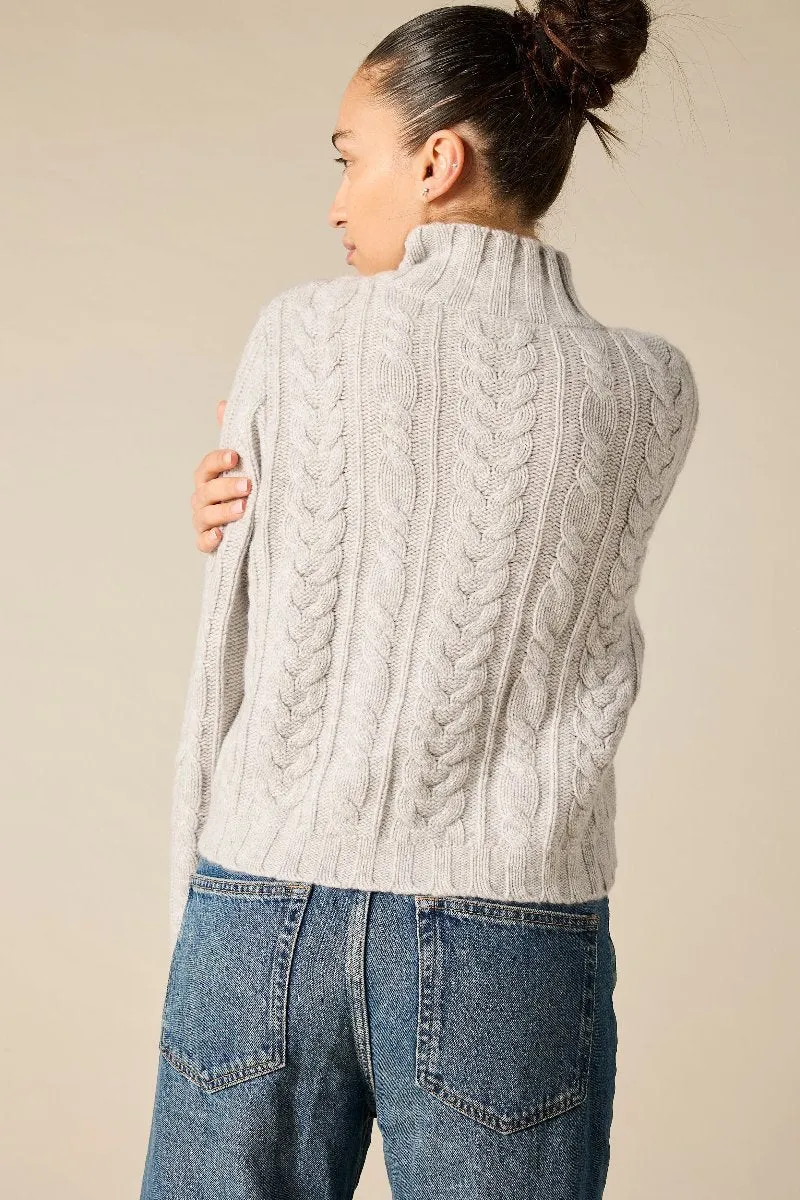 Cashmere Lauren Cable knit in Pale Marle Grey