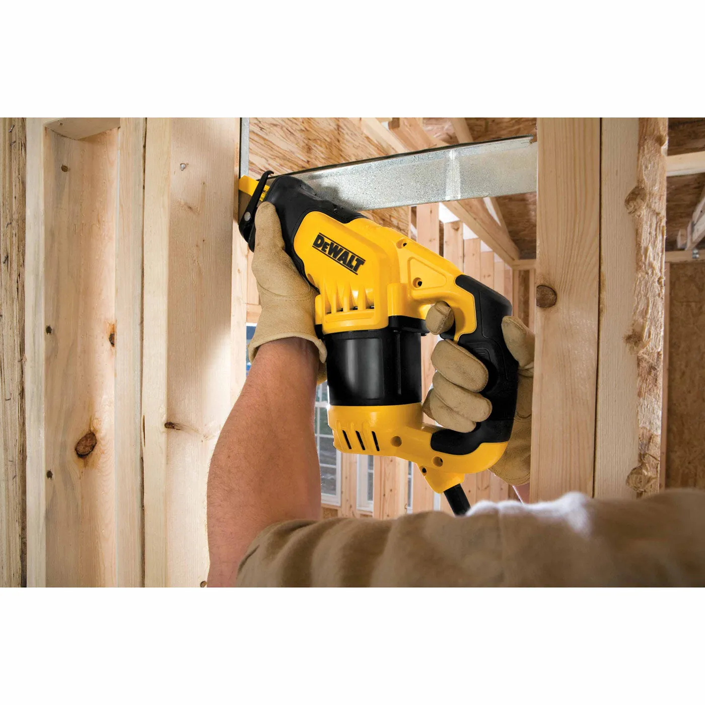 DeWalt DWE357 10 Amp Compact Reciprocating Saw