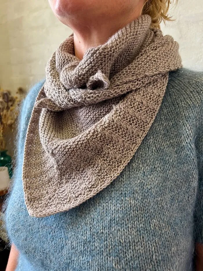 Ellie bandana scarf by Önling, knitting pattern