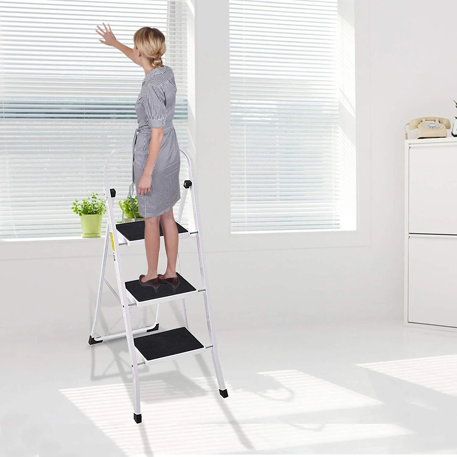 Folding Compact Portable 3 Step Ladder 330 lb Capacity, White