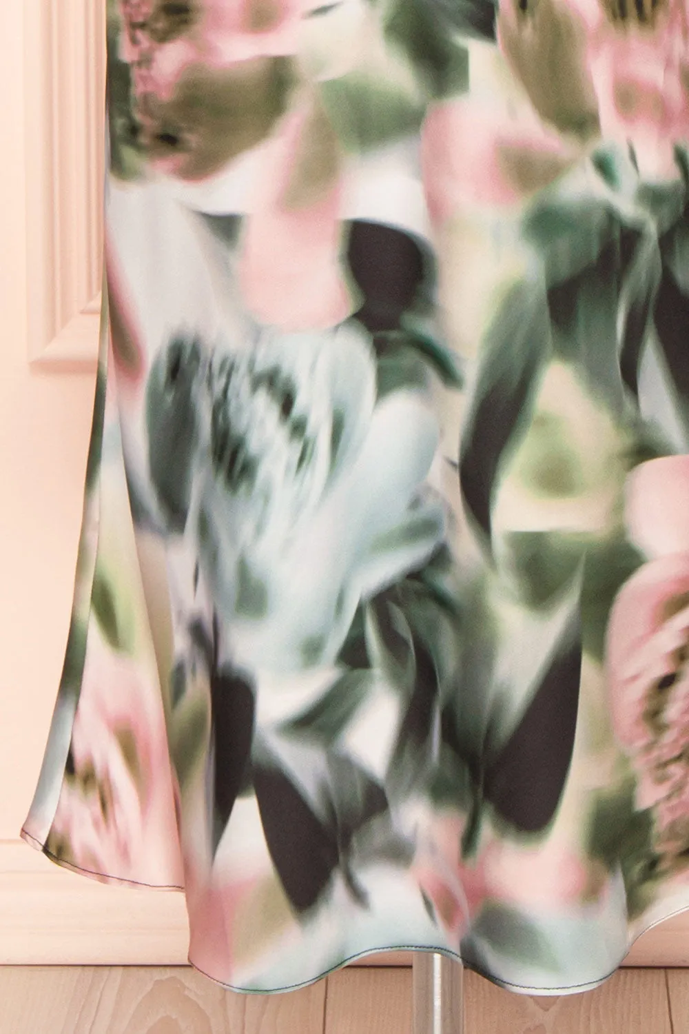 Nefera | Colorful Blurry Floral Satin Dress