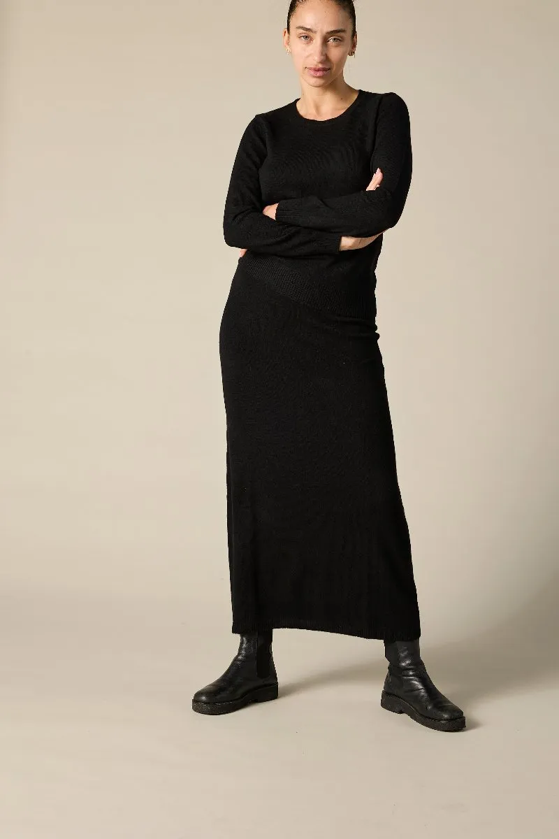 Pure Cashmere Maxi Skirt in Black