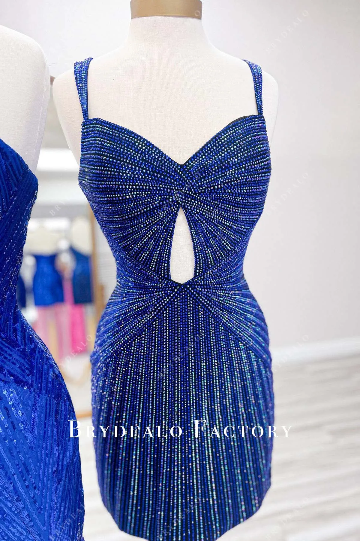 Royal Blue Sequined V-Neck Bodycon Mini Homecoming Dress